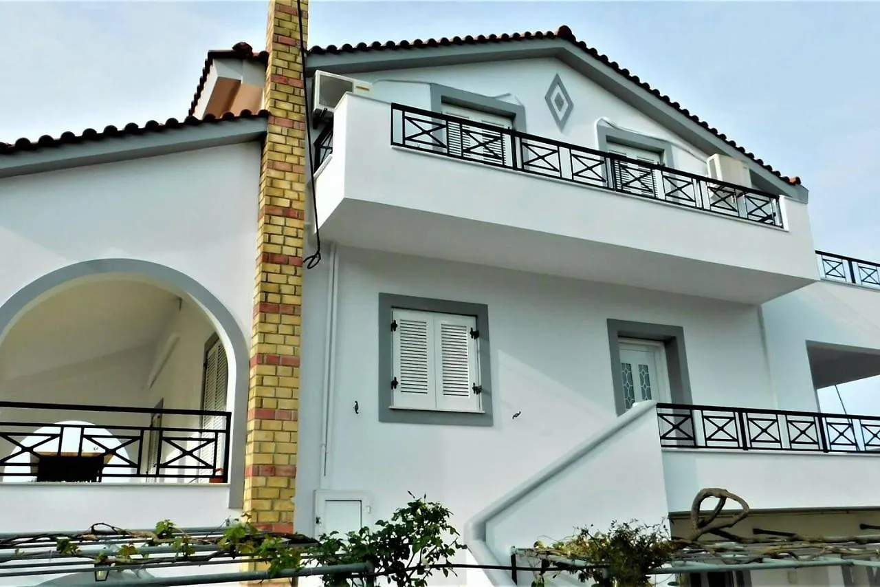 Anastasia'S Residence Kardhakata
